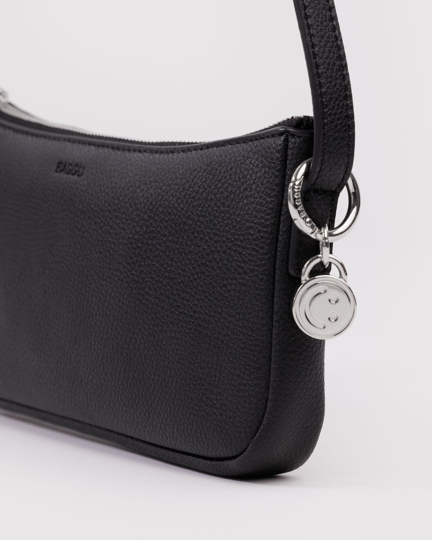 Recycled Leather Pochette - Black - Everyday Pick
